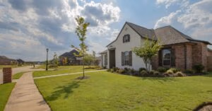 Attractive suburban home exterior for buyers looking to buy homes in Farmers Branch TX